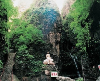 【坡地洞天】百里峽、仙西山水洞寨、玻璃棧道、竹筏漂流純玩三日